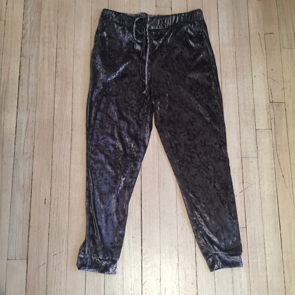 SALE ✨Velvet Joggers✨